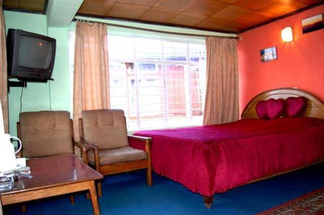 Broadway Hotel Darjeeling  Bilik gambar